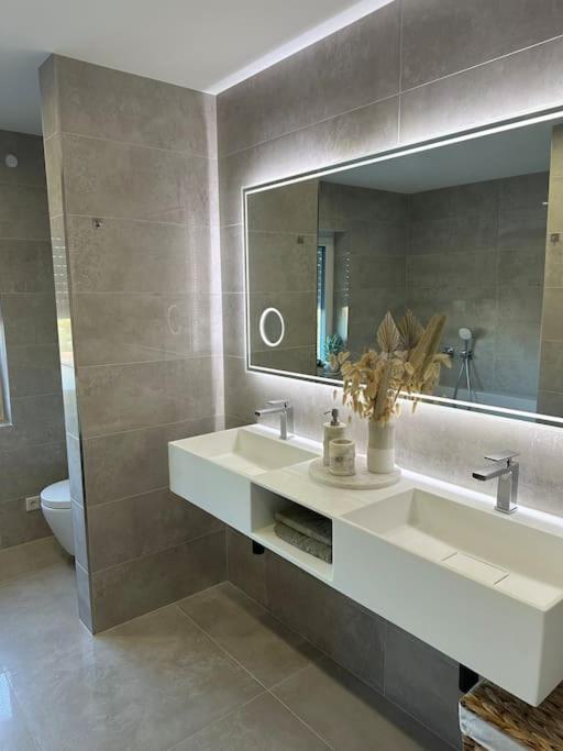 Luxury Apartment Marz شواناو المظهر الخارجي الصورة